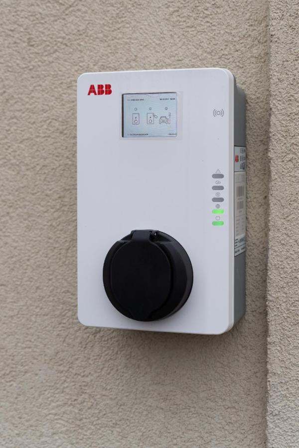 Air 109 Butas